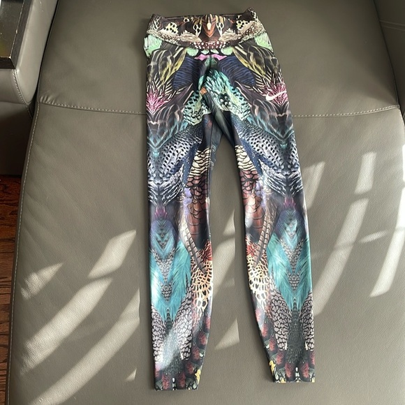 Nike feathers design leggings size XS - Picture 1 of 6